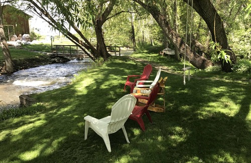 Bozeman House | Spectacular Retreat Minutes from Downtown Bozeman - 4 Bedrooms on Tranquil Creek