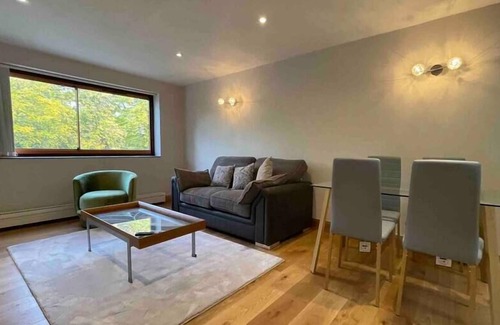 Cambridge City Centre Apartment | Spectacular River Views In The HEART of Cambridge!