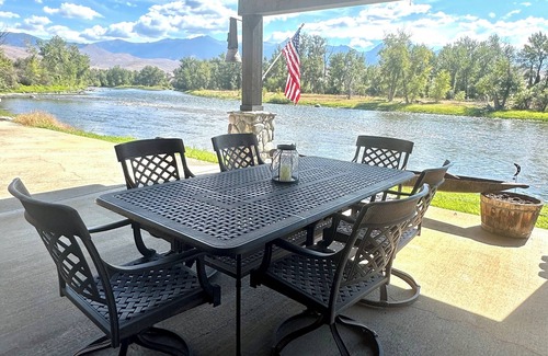 Salmon Cottage | Spectacular Riverfront guest house with unparalleled river & mountain views!