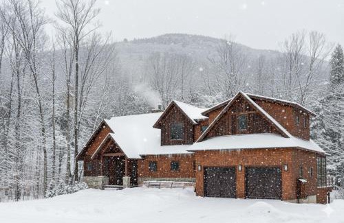Lincoln Ski Chalet | Spectacular Ski In Hideaway Hot Tub - Views - Bbq