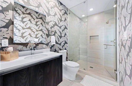 Central Fort Lauderdale Apartment | Spectacular Skyline and Ocean Views from Luxurious Flow-Through Penthouse