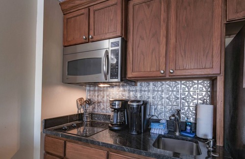 Harbour Town Condo | Spectacular Studio in the Heart of Harbour Town overlooking Harbour & Lighthouse. Dine, Shop, Relax.
