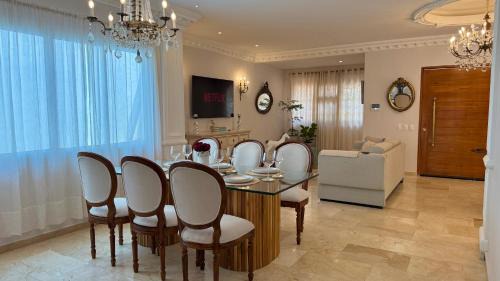 Urbanizacion Eliana Villa | Spectacular Villa Near Walled City