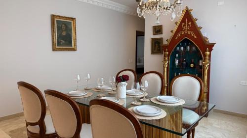 Urbanizacion Eliana Villa | Spectacular Villa Near Walled City