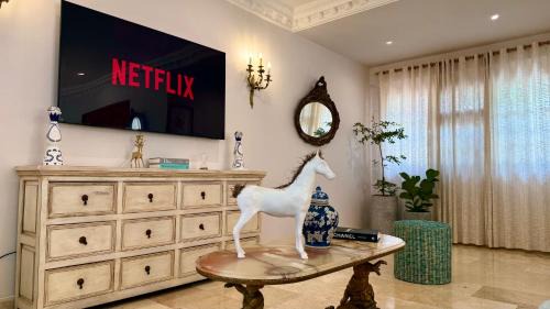 Urbanizacion Eliana Villa | Spectacular Villa Near Walled City