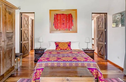 Antigua Guatemala House | Spectacular Volcano Vistas from a Captivating Home
