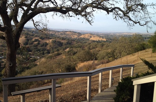 Atascadero House | Spectacular View in the Middle of Wine Country: Private 1-Bedroom Guesthouse