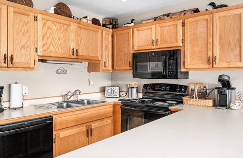 Two Harbors House | Spectacular view Lake Superior. Spacious Lakehome on lakeshore, unit #99.