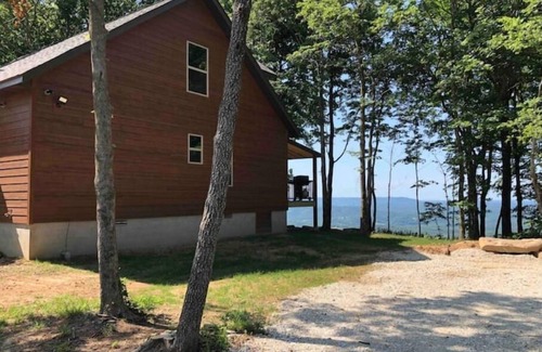 Jasper Cabin | Spectacular View of Arkansas Grand Canyon, Sleeps 8 “No Pets Allowed “