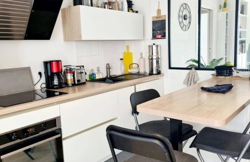 Sainte-Anne - Zone portuaire Apartment | Spectacular view of the Loire and the machines