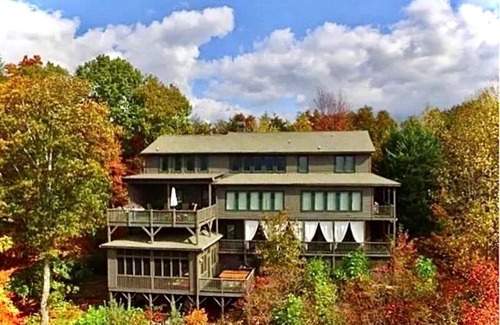 Dahlonega House | Spectacular Views-5BR-Hot Tub-Game Rm-TOP Location-dog friendly-near wineries!