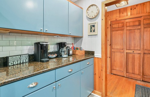 Royal Pines House | Spectacular Views! -Great Location-Hot Tub-Dreamy Porch & Sun Room-Fenced Yd!