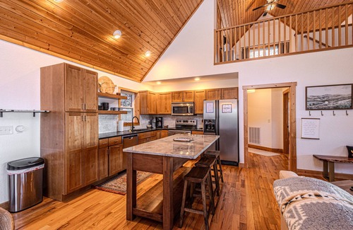 Bryson City Cabin | Spectacular views minutes from Bryson City, fire pit and brand new hot tub!
