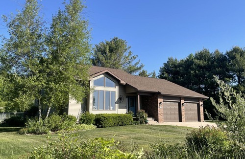 Suttons Bay House | Spectacular Views, Private Waterfront, Prime Location & Sleeps 10