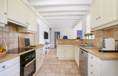 Fayence House | Spectacular Views, Pool & 5-Bedroom Family-Friendly Holiday Home in Provence