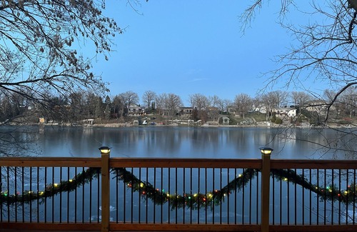 Annandale Cabin | Spectacular views-sleeps 10