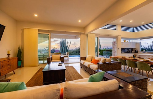Alto Vista Villa | Spectacular Villa Bella Luna, Island and Ocean View, near beaches, sleeps 6.