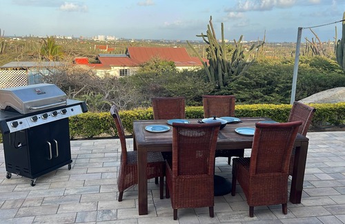 Alto Vista Villa | Spectacular Villa Bella Luna, Island and Ocean View, near beaches, sleeps 6.