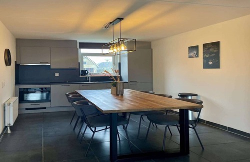Medemblik House | Spectacular villa by the lake