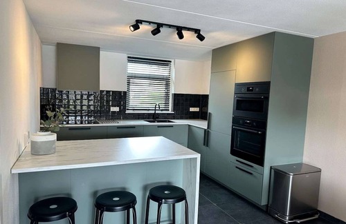 Medemblik House | Spectacular villa by the lake