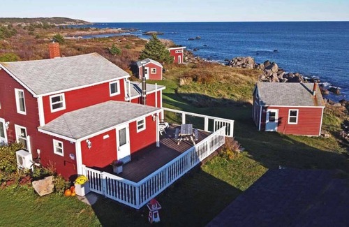 Sampson Cove House | Spectacularly situated on the beach on the cliffs of Cape Breton with private beach