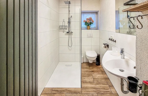 Siegmundsburg Apartment | Spend a relaxing vacation close to nature in this appealing vacation apartment.