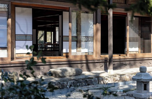 Ikeda House | Spend a relaxing time with your loved one in a 120-year-old farmhouse. Enjoy the lovely satoyama time watching the ears of rice swaying in the wind, listening to birds singing, and looking up at the starry sky!