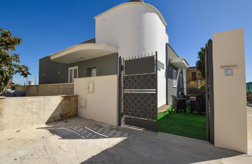 Borgo Bonsignore House | Spend a relaxing vacation in this appealing vacation home not far from the beach.