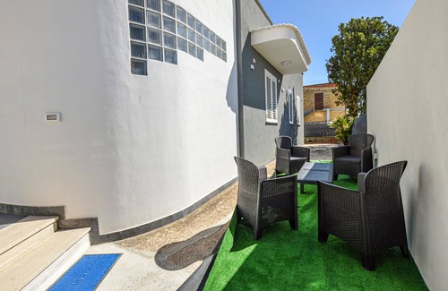 Borgo Bonsignore House | Spend a relaxing vacation in this appealing vacation home not far from the beach.