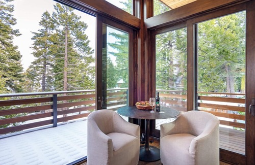 Tahoma House | Spend Fall with Us! Contemporary Alpine-Chic Home with Private Hot Tub; Steps to the Beach!