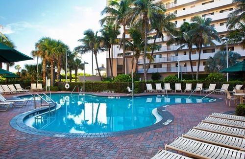 Hutchinson Island South Resort | Spend New Years on the Beach 12/28/2024 - 01/04/2025
