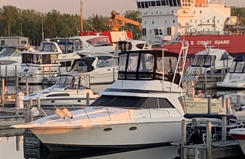 Algonac Boat Rental | Spend some time on the water on our 33 foot boat.