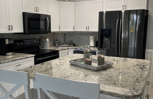 Fort Pierce Condo | SPEND THANKSGIVING IN PARADISE! FREE GOLF, POOLS, TENNIS, PICKLEBALL! 1st FLOOR