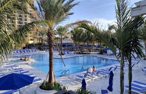 Fort Pierce Condo | SPEND THANKSGIVING IN PARADISE! FREE GOLF, POOLS, TENNIS, PICKLEBALL! 1st FLOOR