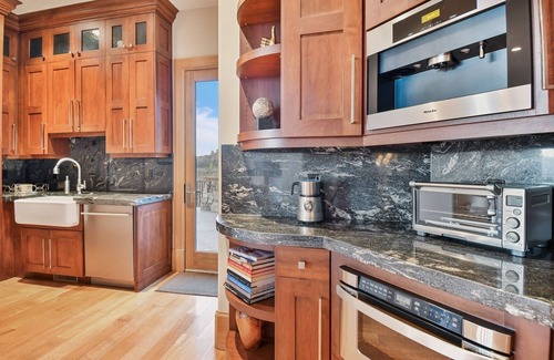 Deer Valley House | Spend the Holidays Here! Immaculate home with mountain views, private hot tub, game room, theatre!