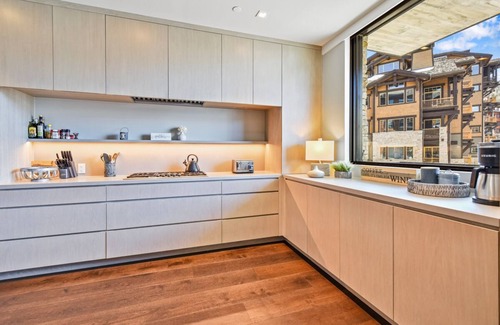 Empire Pass Condo | Spend the Holidays Here! Ski-in/Ski-out, 3-Bedroom plus Den, Luxury Condo!