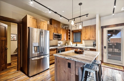 Whitefish Condo | Spend the Holidays in Whitefish! Amazing Pet Friendly Penthouse in the heart of Downtown!