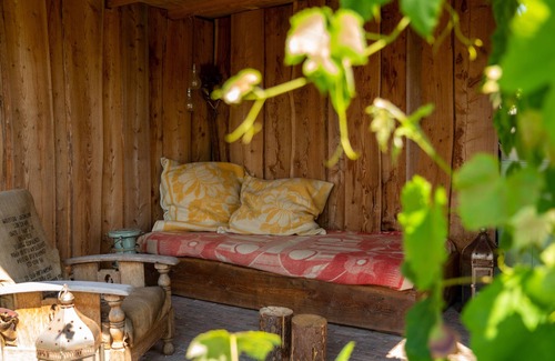 Zuideinde House | Spend the night in the heart of Giethoorn on the village canal