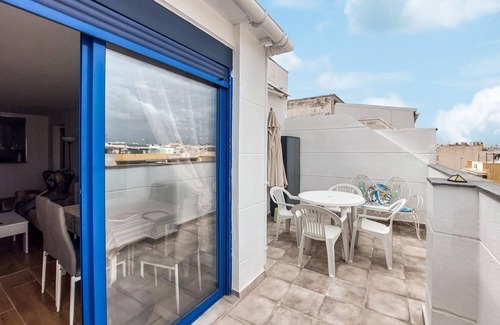 El Grau de Moncofa Apartment | Spend your next holiday in this charming holiday apartment, just a few steps from the beach.