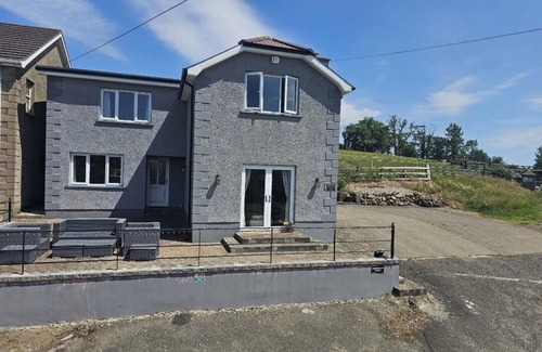 Magherafelt House | Sperrinview House - Lovely Retreat Sleeps 8