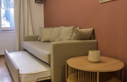 Kypseli Apartment | Spetsopoulas8- New stylish apartment near St. Geo