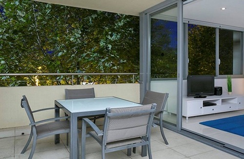 Cremorne Apartment | SPF10 - Immaculately Furnished Central To Cremorne