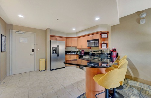 Las Vegas Apartment | Sphere in 4K - Vintage Vegas Condo with Sphere and Strip Views!