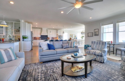 Wilmington Beach House | ☀️Spice Island-7BR Oceanfront-Saltwater Pool-Private Beach Access☀️