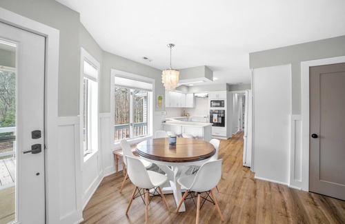 Oriental House | Spinnaker Point - Waterfront with Dock