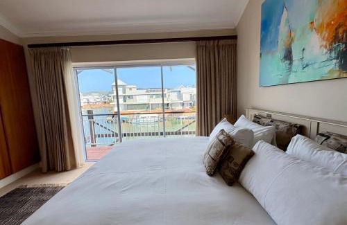 Waterfront House | Spinnaker Quays Waterfront Villa