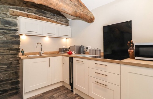Hawkshead Cottage | SPINNERS LOFT, pet friendly, character holiday cottage in Hawkshead