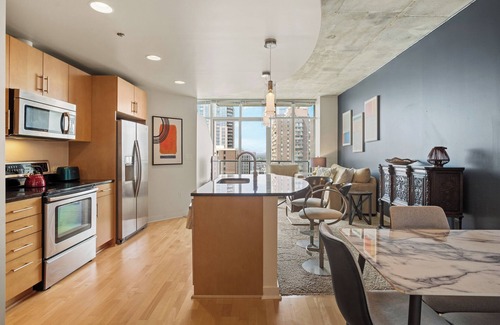 LoDo Condo | SPIRE 2906: 29th Floor Suite!