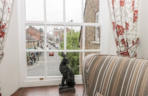 Pickering Apartment | SPIRE VIEW, country holiday cottage in Pickering