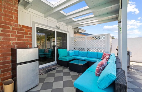 University City House | Splash! 40’ Pool, Bunk Beds, 8 Mins to Beach, Close to ALL Attractions, La Jolla
